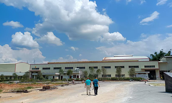 Plastic raw material supplier